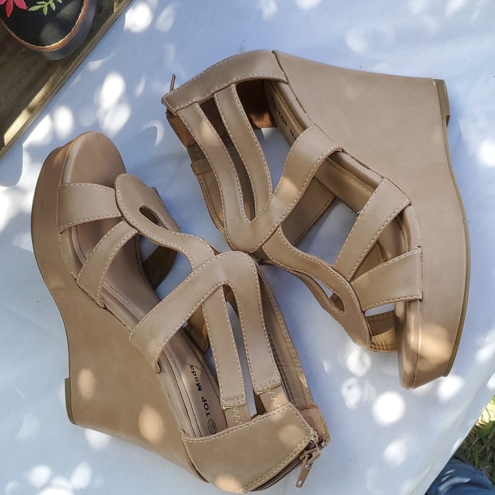 Platforms cream - Picture 2 of 2